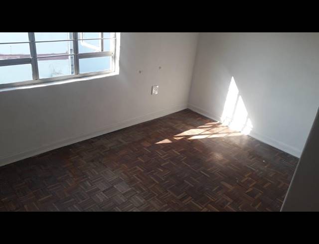 3 BEDROOM DUPLEX RENTED IN CHATSWORTH CENTRAL